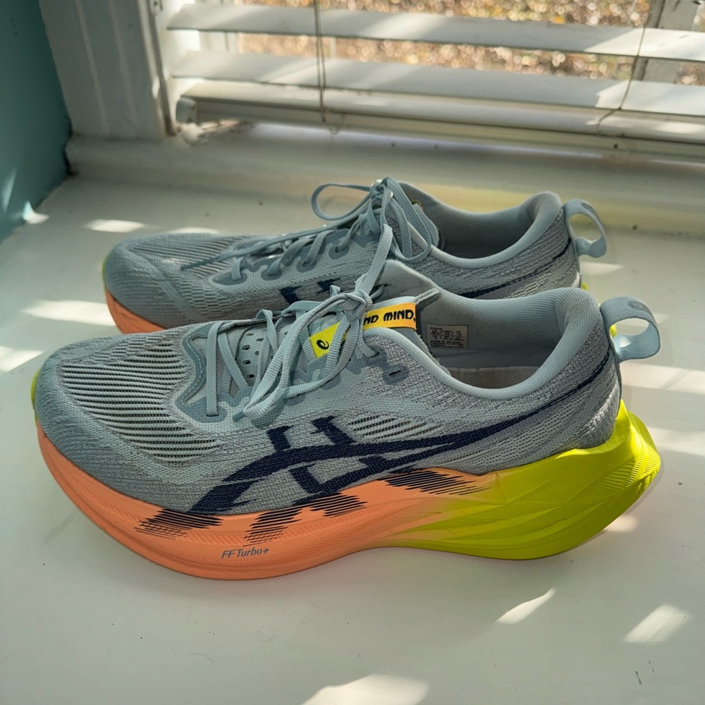 ASICS Superblast 2 Men’s Size 10 200 Miles